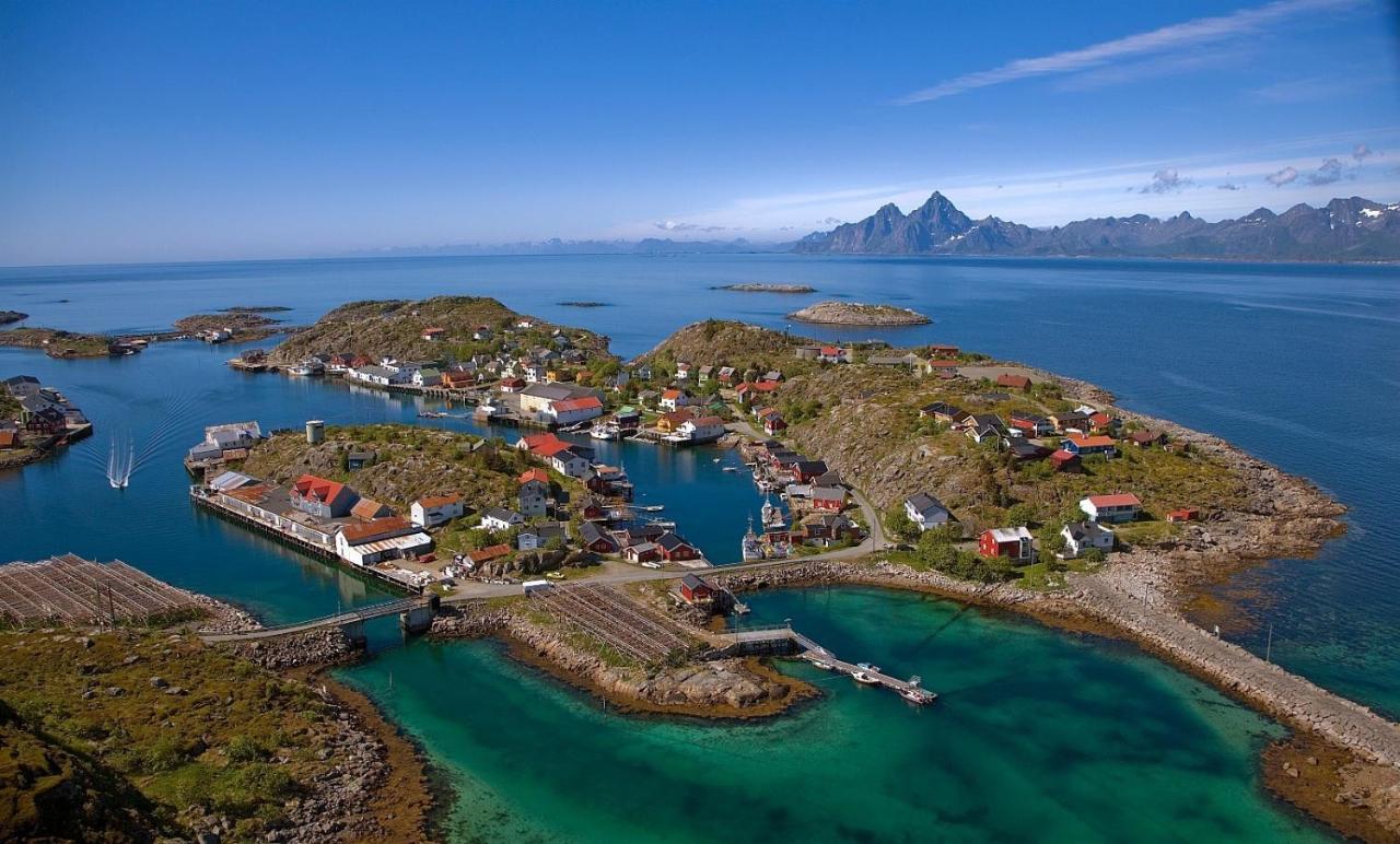 Heimbrygga Restaurant & Accommodation Skrova Exterior foto